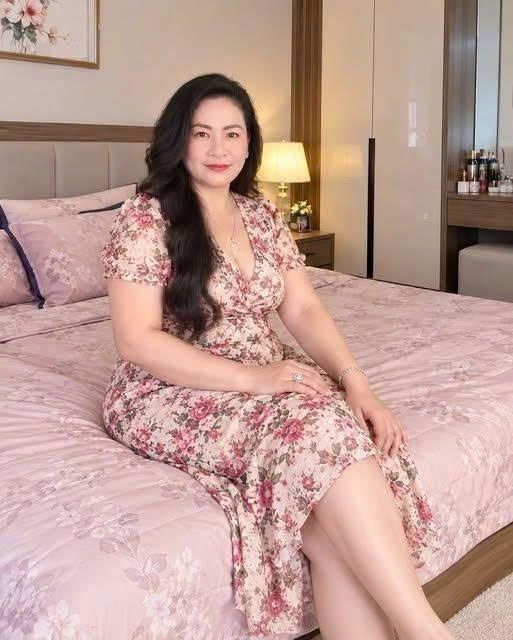 Lấy vợ hơn mình 30 tuổi, đêm tân hôn của hai vợ chồng hưa đầy nửa giờ sau khi cánh cửa phòng khép lại, chú rể đã quỳ xuống trước mặt vợ. Không ai biết bên trong đã xảy ra chuyện gì