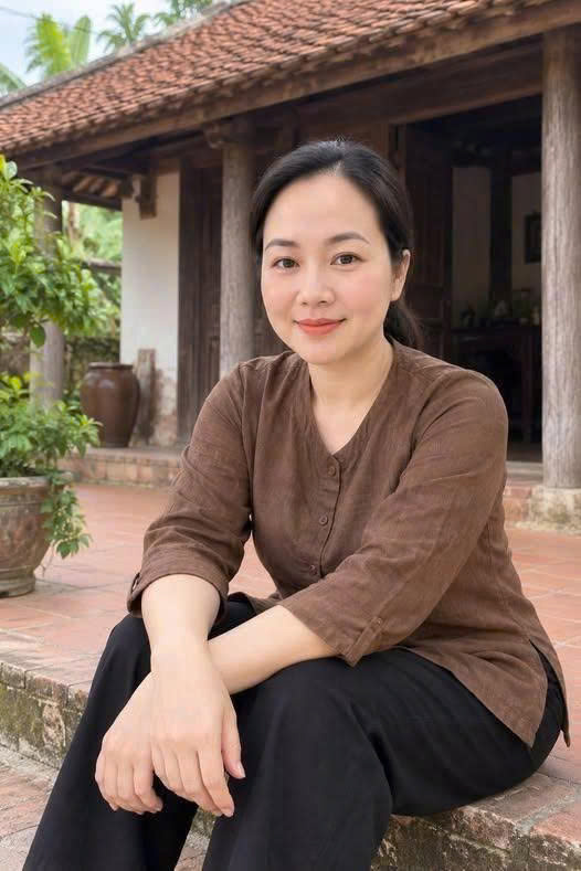 Vợ bỏ đi khi con vừa chào đời. Mẹ tôi bảo cô ấy chạy theo gấm vóc lụa là. 15 năm hậ//n thù, tôi xé từng bức ảnh của vợ